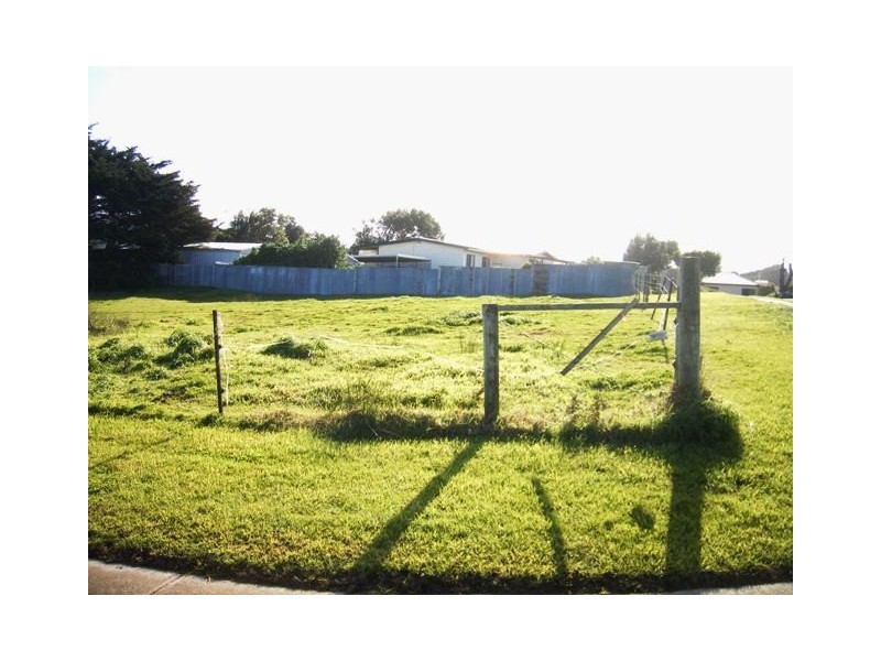 19 Curtain Avenue, Currie TAS 7256