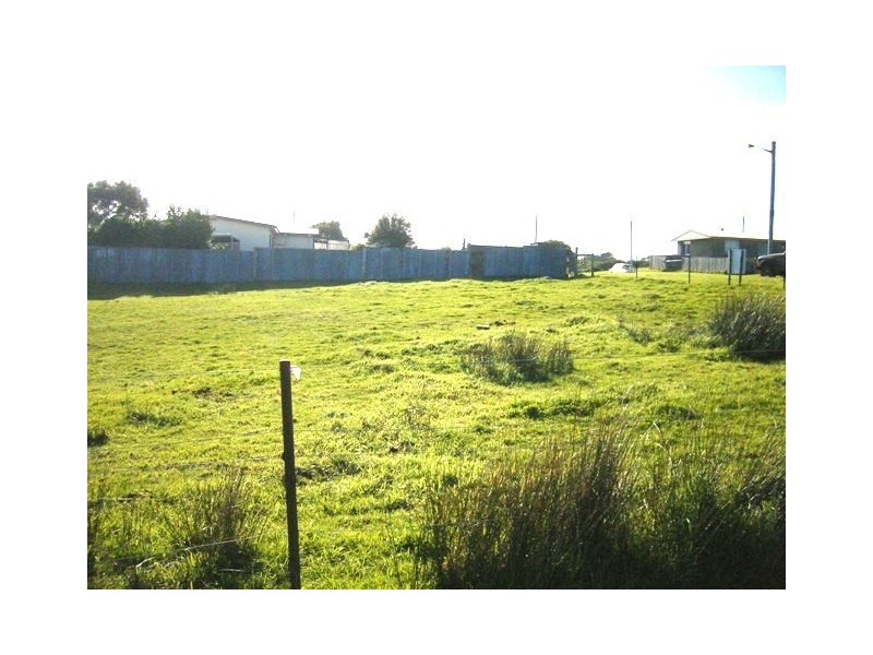 19 Curtain Avenue, Currie TAS 7256