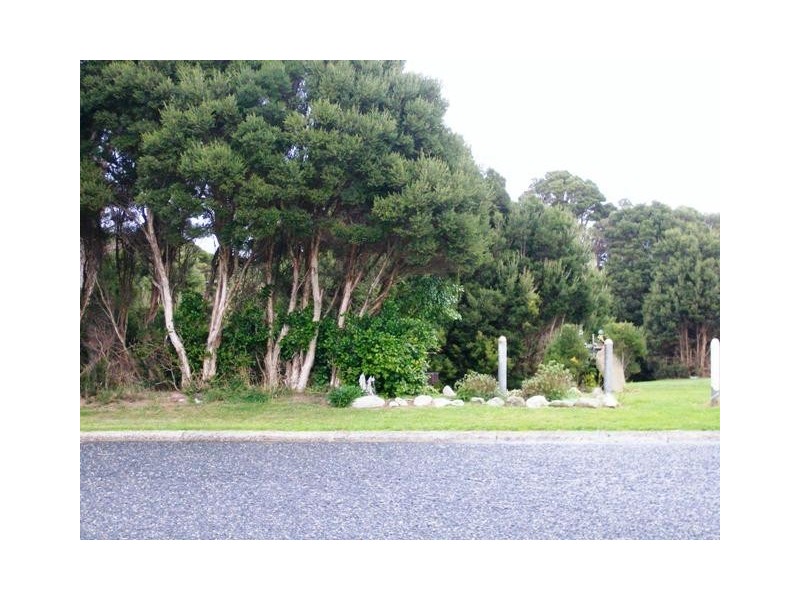 7 Currie Road, Grassy TAS 7256