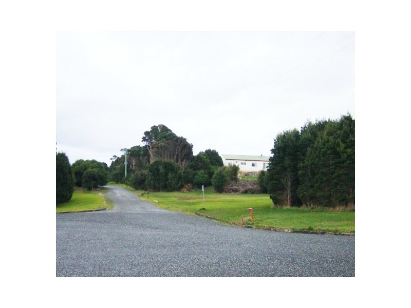 7 Currie Road, Grassy TAS 7256