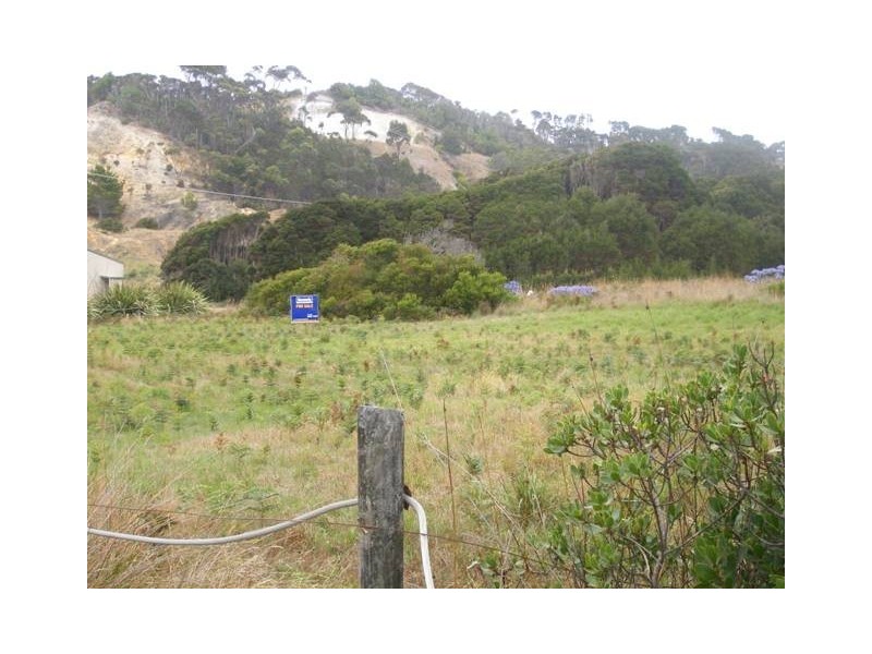 1 Esplanade, Naracoopa TAS 7256