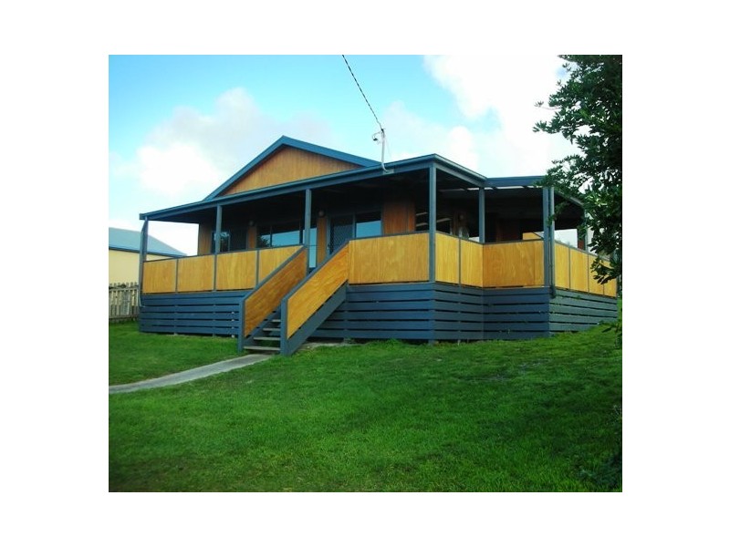 4 Myrtle Street, Grassy TAS 7256