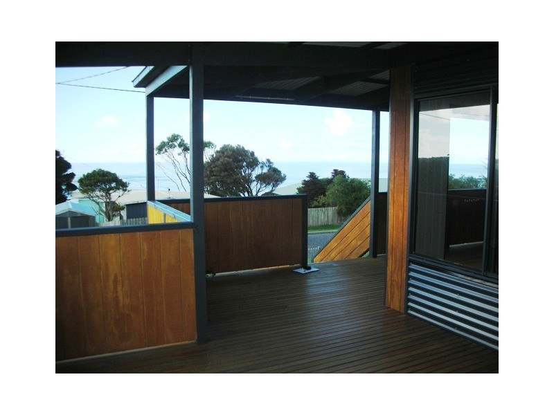 4 Myrtle Street, Grassy TAS 7256