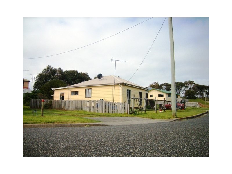 9 Ross Avenue, Currie TAS 7256
