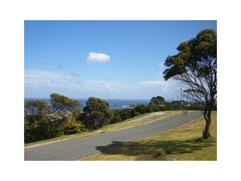 14 Myrtle Street, Grassy TAS 7256