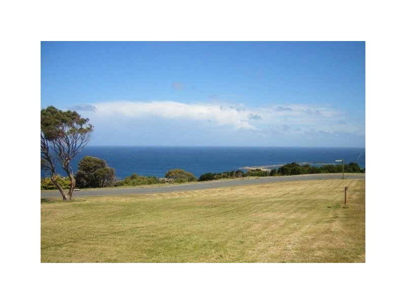 14 Myrtle Street, Grassy TAS 7256