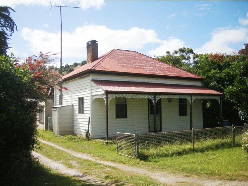 5 Forrest Street, Naracoopa TAS 7256