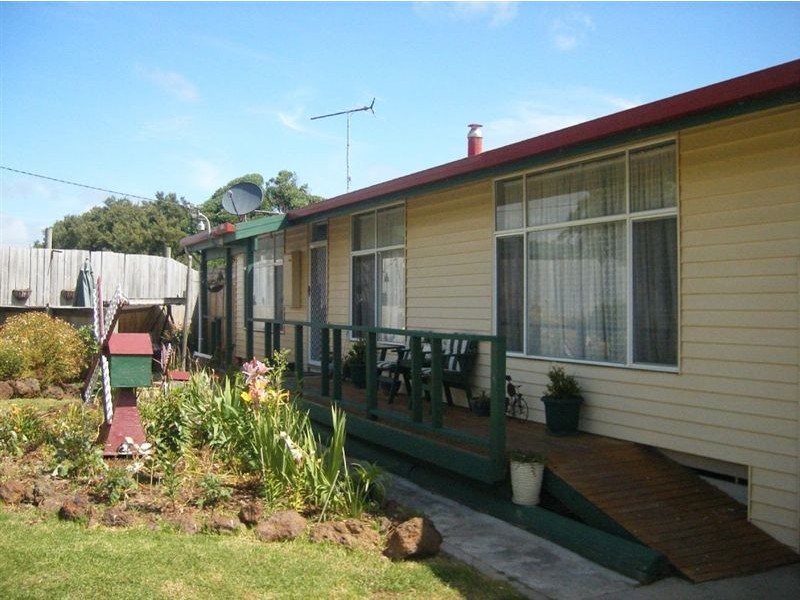 11 Lighthouse Street, Currie TAS 7256