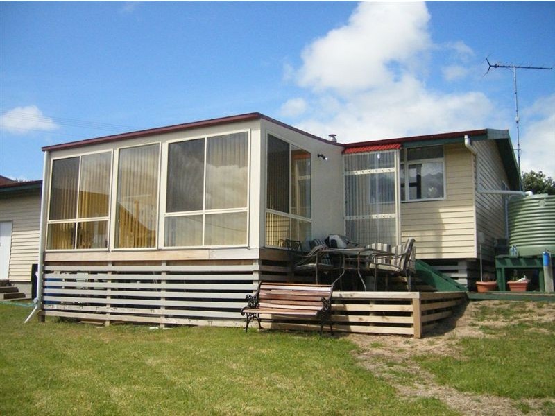 11 Lighthouse Street, Currie TAS 7256