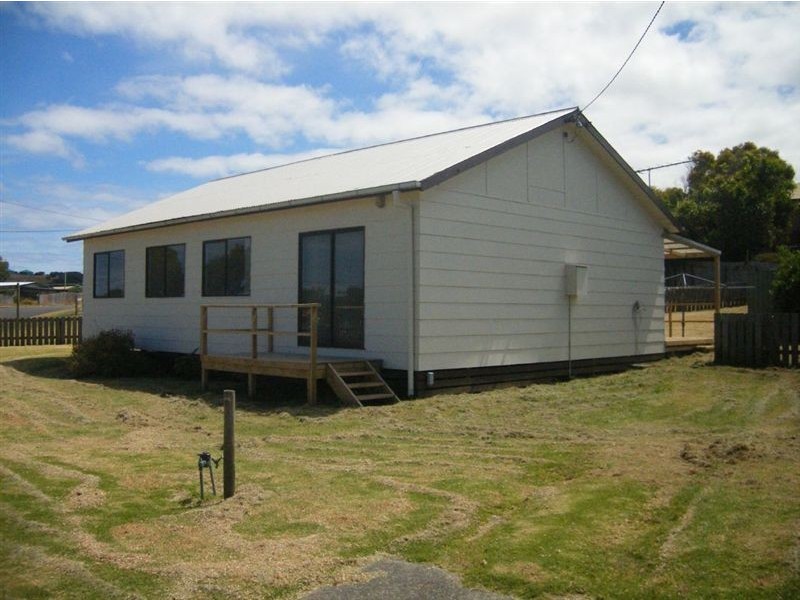 7 Ross Avenue, Currie TAS 7256