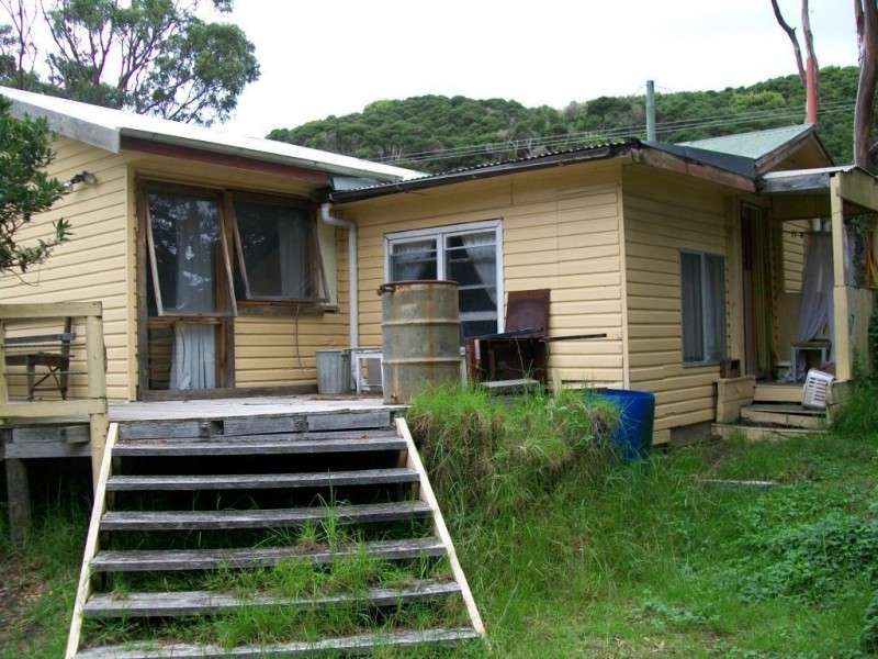 120 The Esplanade, Naracoopa TAS 7256