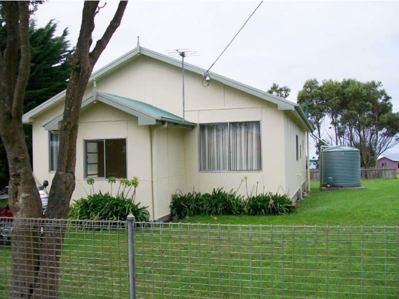 5 Waratah Street, Grassy TAS 7256