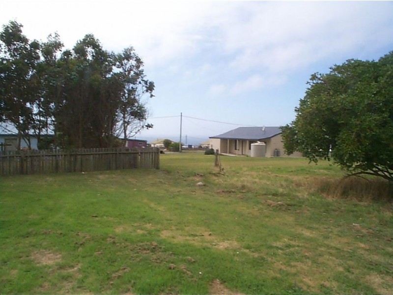 5 Waratah Street, Grassy TAS 7256