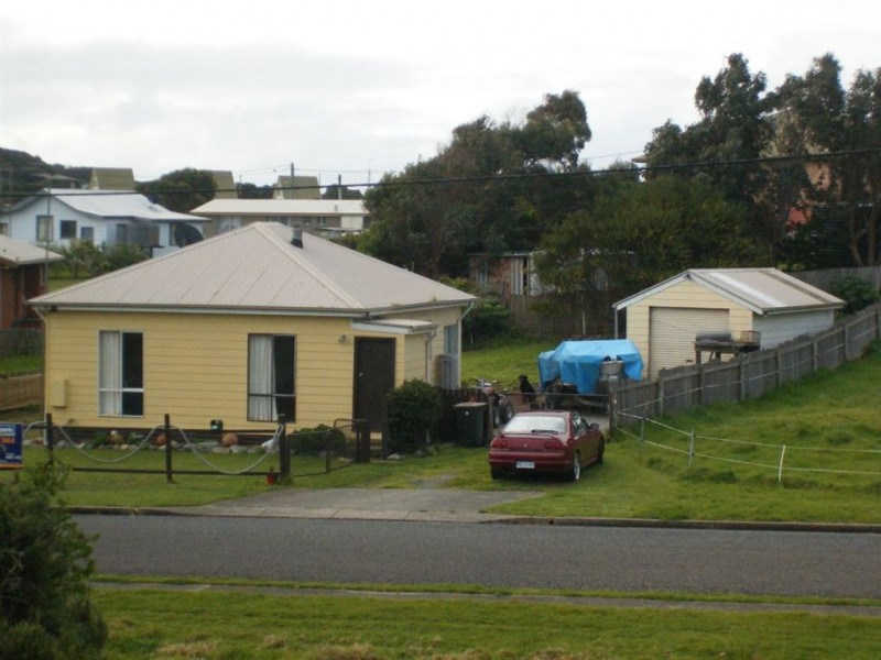 9 Ross Avenue, Currie TAS 7256