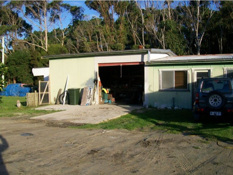 325 North Road, Currie TAS 7256