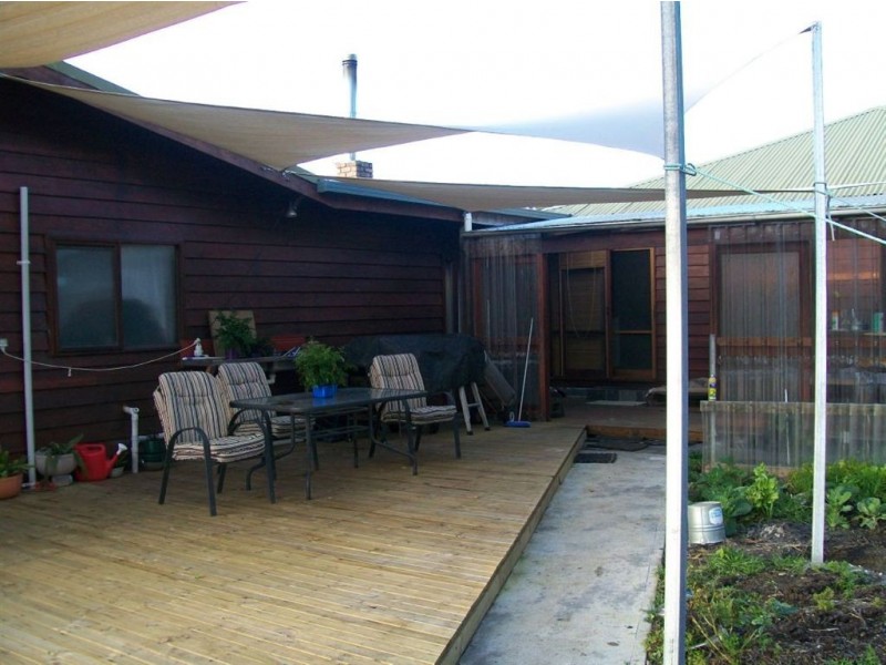 325 North Road, Currie TAS 7256