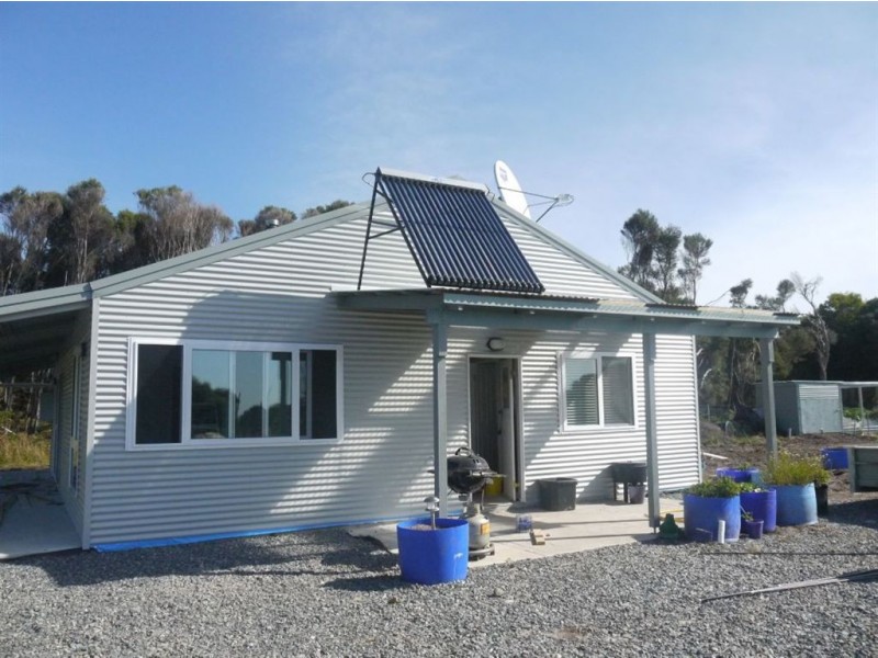 20 Skyline Drive, Naracoopa TAS 7256