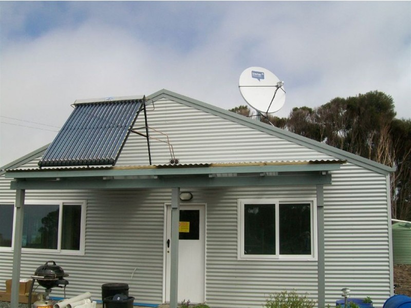 20 Skyline Drive, Naracoopa TAS 7256