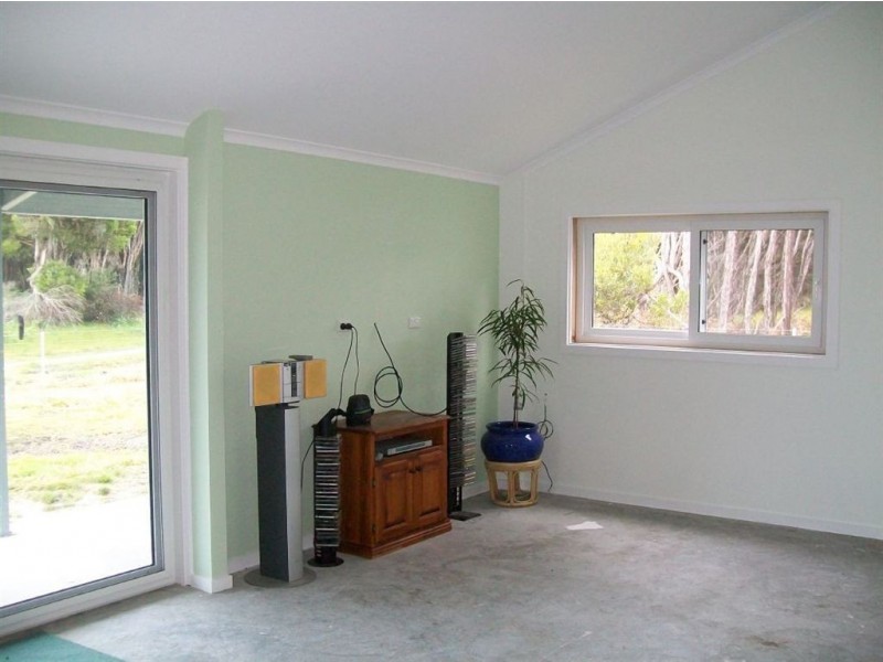 20 Skyline Drive, Naracoopa TAS 7256