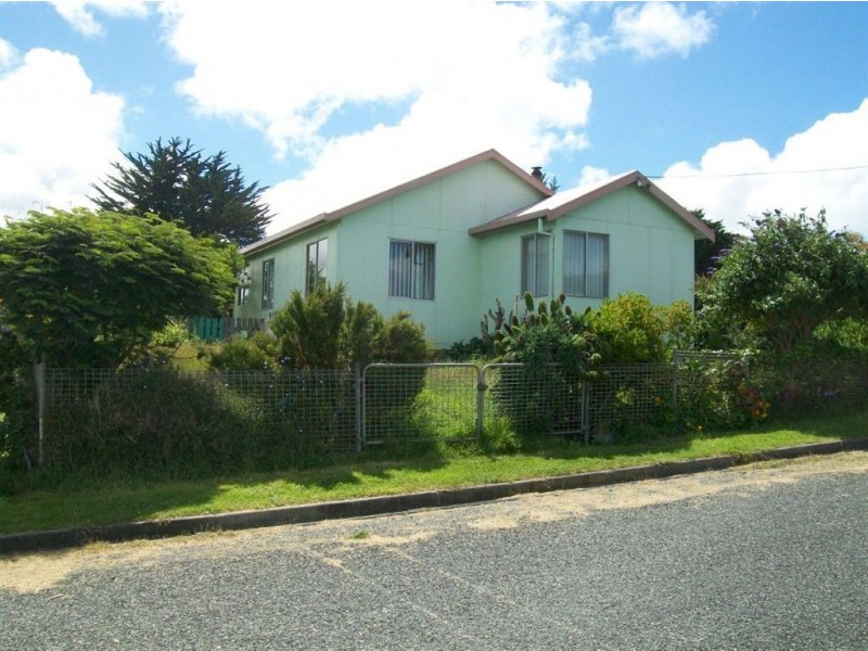 16 Sassafras St, Grassy TAS 7256