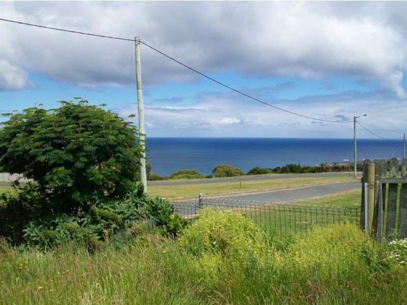 16 Sassafras St, Grassy TAS 7256