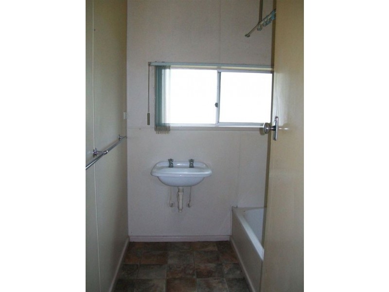 16 Sassafras St, Grassy TAS 7256