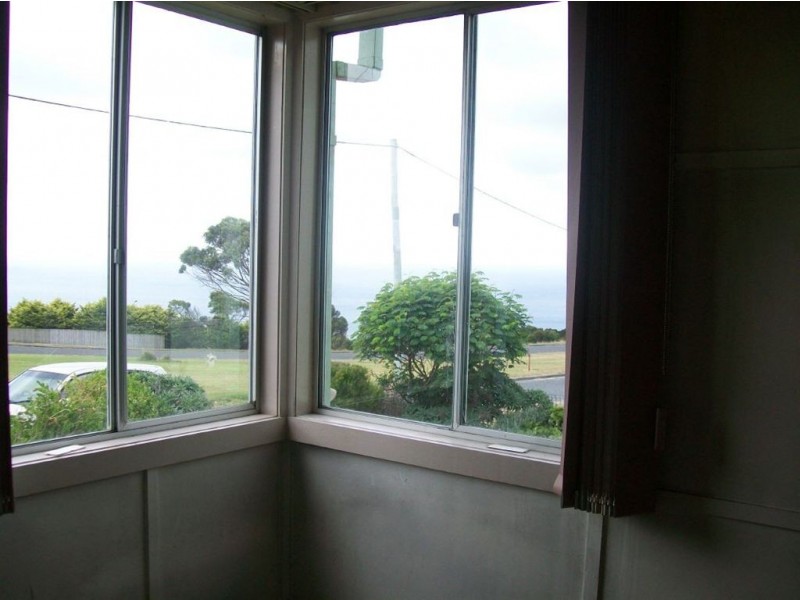 16 Sassafras St, Grassy TAS 7256