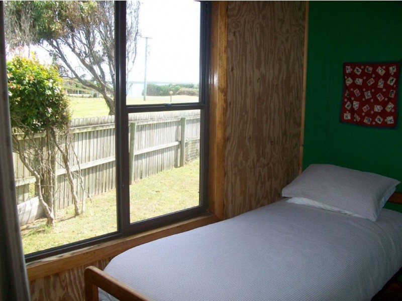 126a The Esplanade, Naracoopa TAS 7256