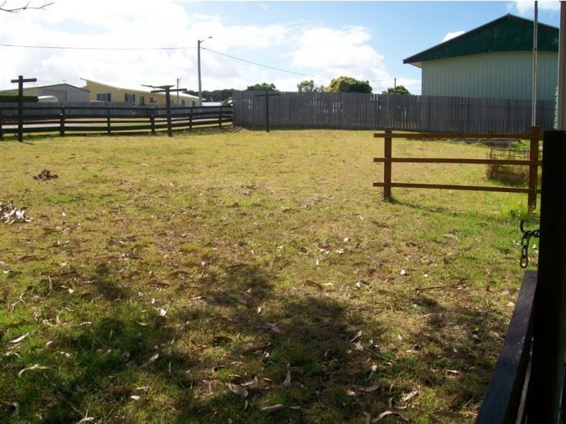 64 Main Street, Currie TAS 7256
