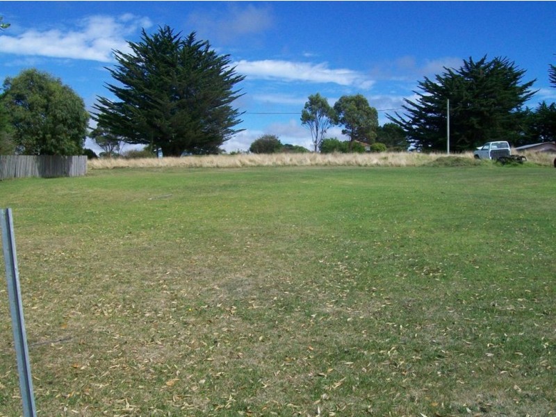14 Sassafras Street, Grassy TAS 7256