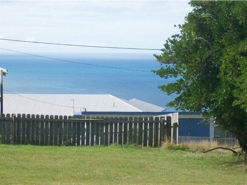 14 Sassafras Street, Grassy TAS 7256