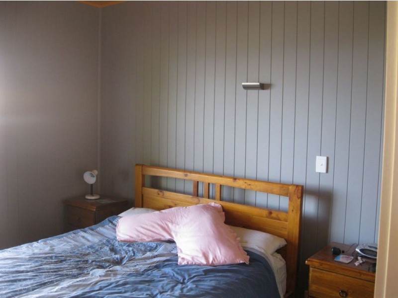 4 Myrtle Street, Grassy TAS 7256