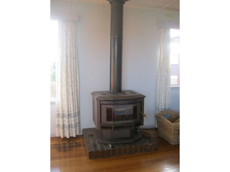 22 Lighthouse Street, Currie TAS 7256