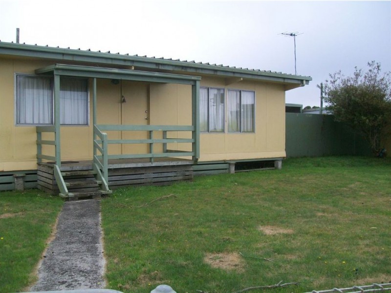 1 Currie Street, Grassy TAS 7256