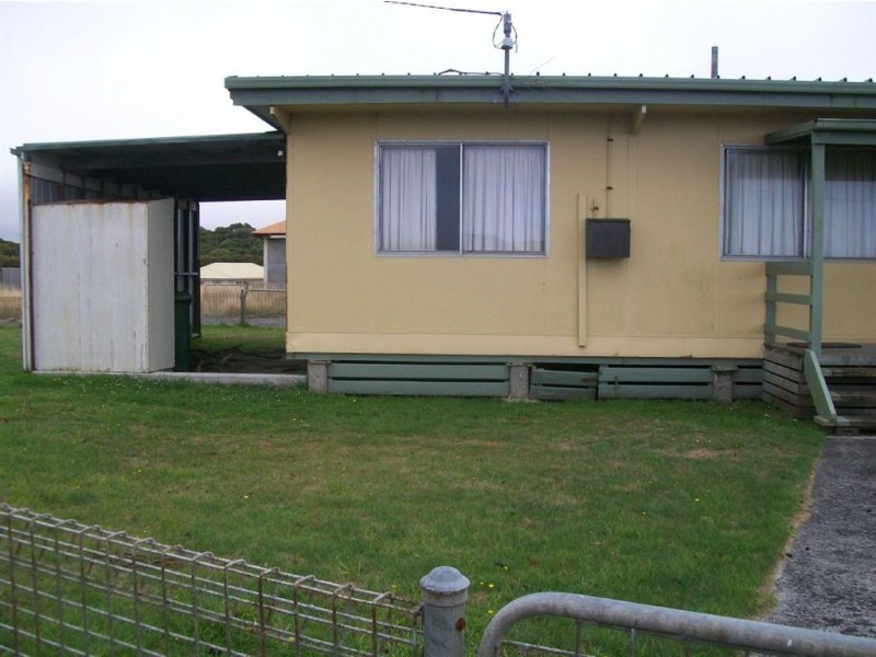 1 Currie Street, Grassy TAS 7256