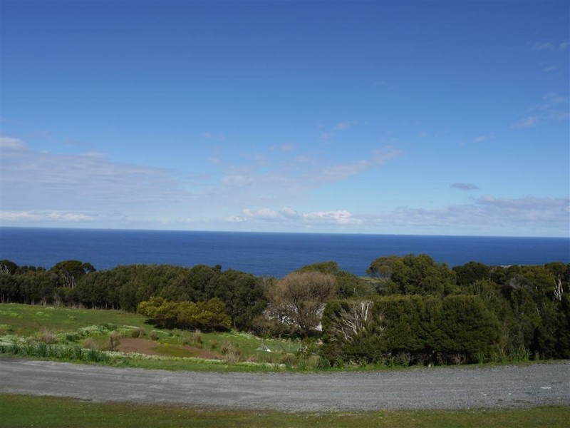 14 Myrtle Street, Grassy TAS 7256