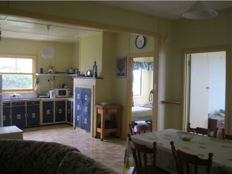 14 Myrtle Street, Grassy TAS 7256