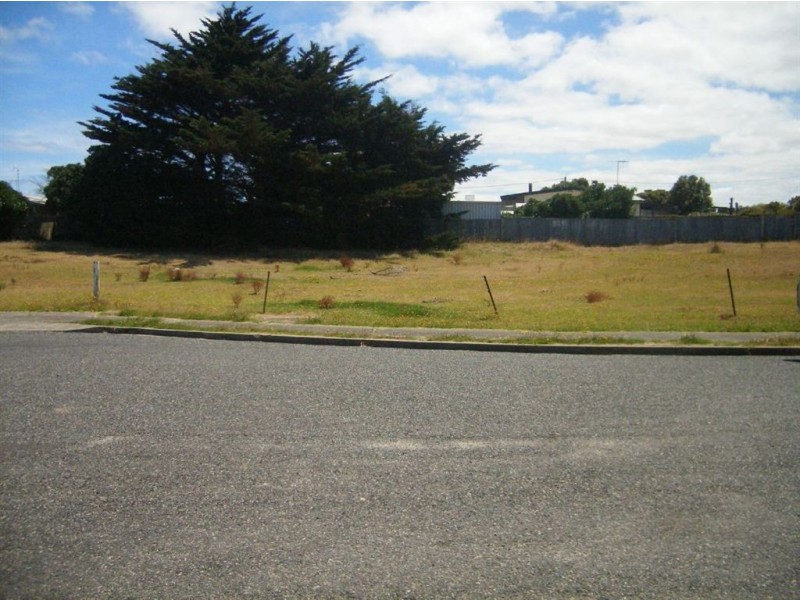 4 Curtain Avenue, Currie TAS 7256