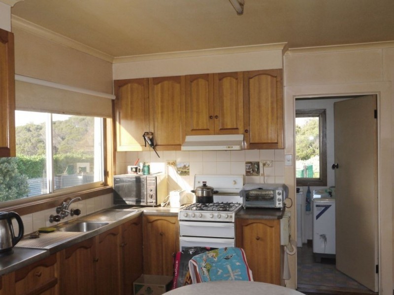 11 Beach Road, Currie TAS 7256