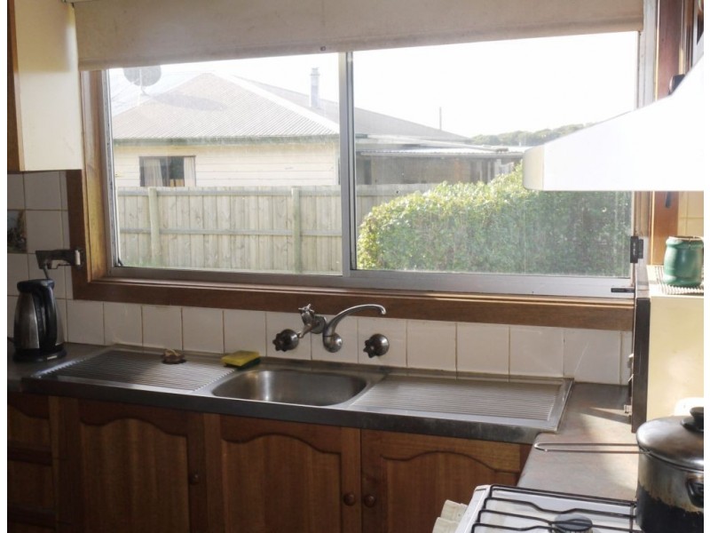 11 Beach Road, Currie TAS 7256