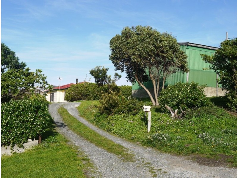 11 Beach Road, Currie TAS 7256