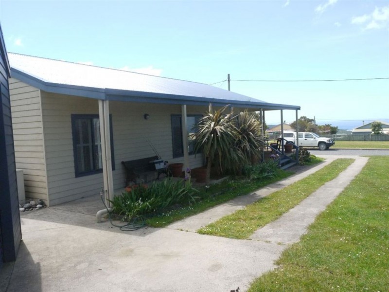 15 Sassafras Street, Grassy TAS 7256