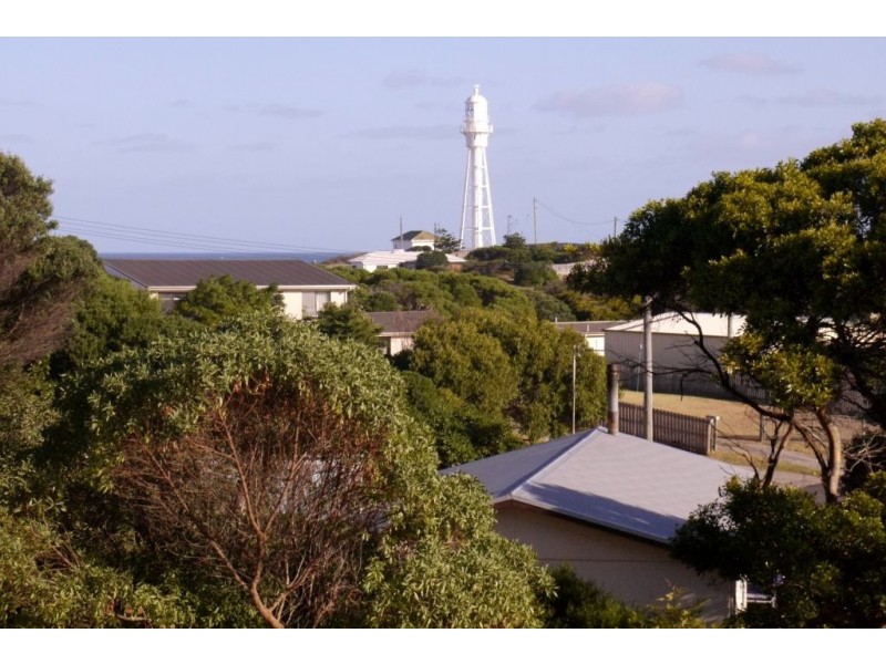 8 Beach Road, Currie TAS 7256