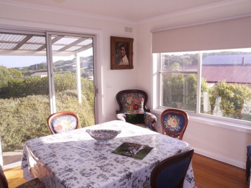 8 Beach Road, Currie TAS 7256