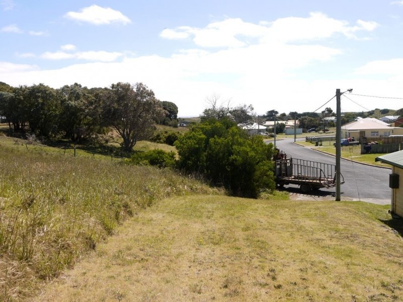 18 Ross Avenue, Currie TAS 7256