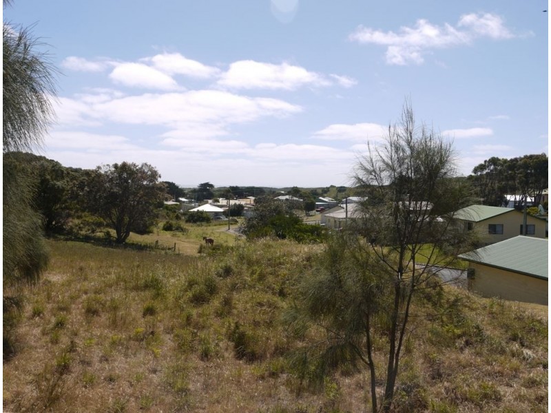 18 Ross Avenue, Currie TAS 7256