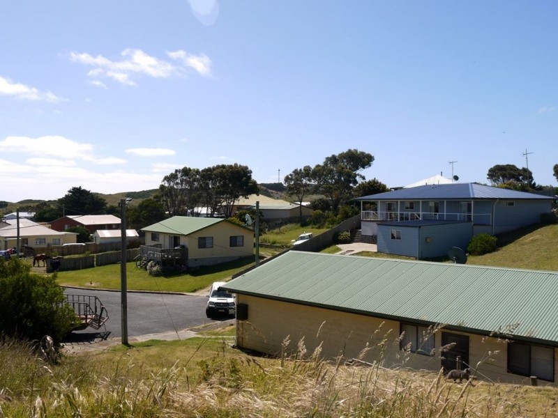 18 Ross Avenue, Currie TAS 7256
