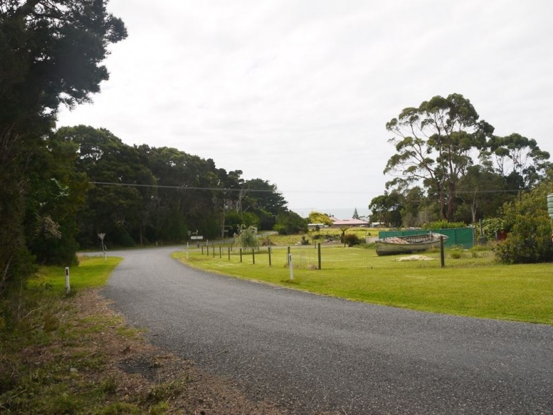 2 Millwood Road, Naracoopa TAS 7256