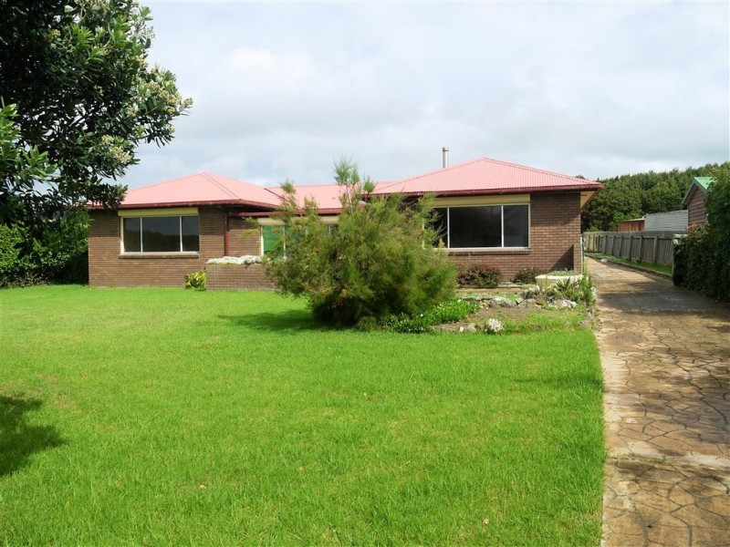121 The Esplanade, Naracoopa TAS 7256