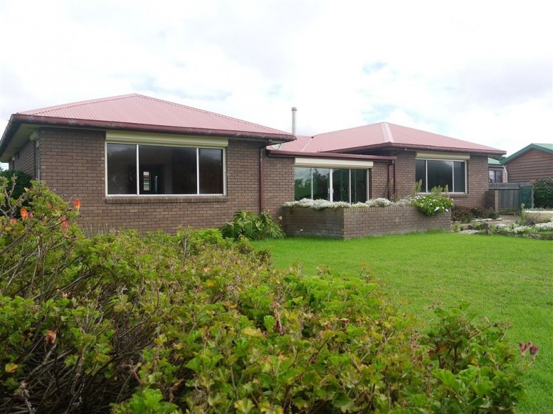 121 The Esplanade, Naracoopa TAS 7256